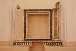 Resti di mostra di nicchia
