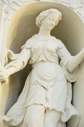 volto statua in stucco modellato