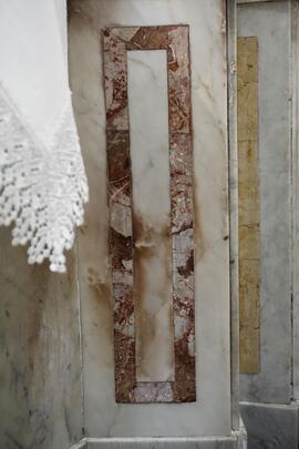 Decorazione in marmo - Chiesa S. Giovanni Evangelista