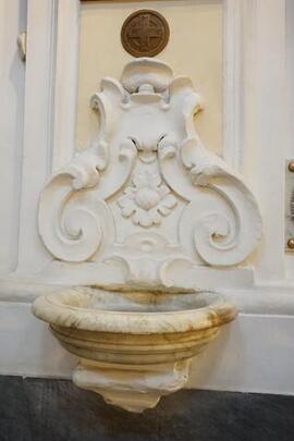 mostra di acquasantiera